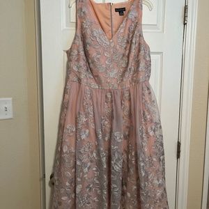Jessica howard embroidered dress- 18W formal